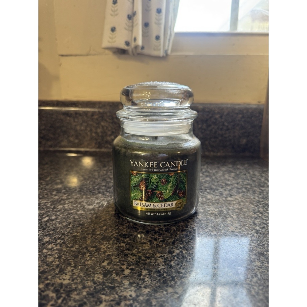 Yankee Candle Balsam & Cedar Medium 14.5 oz Classic Jar 65-90 Hours NEW